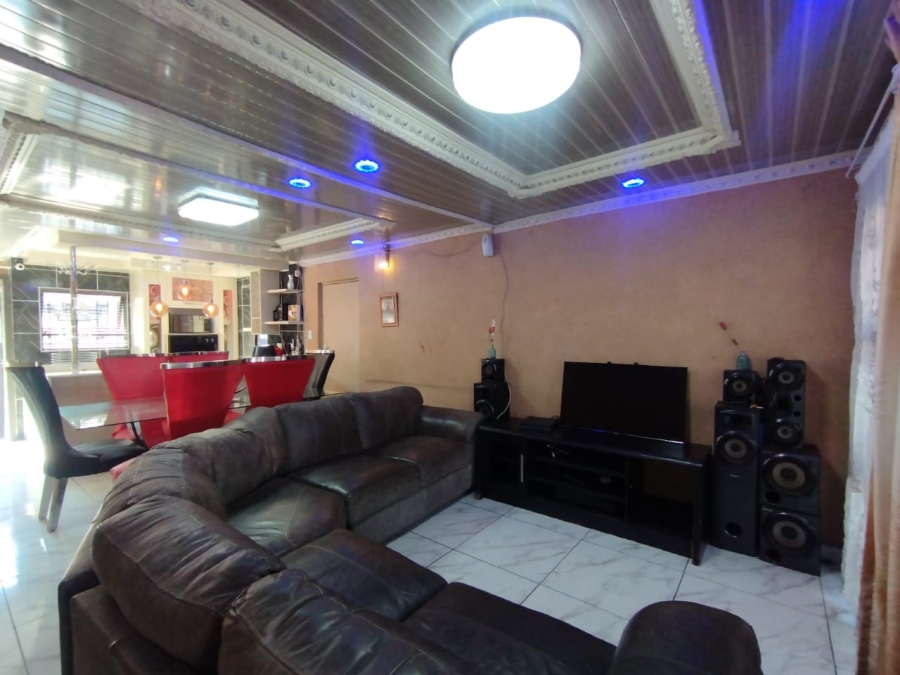 4 Bedroom Property for Sale in Tlhabane West North West